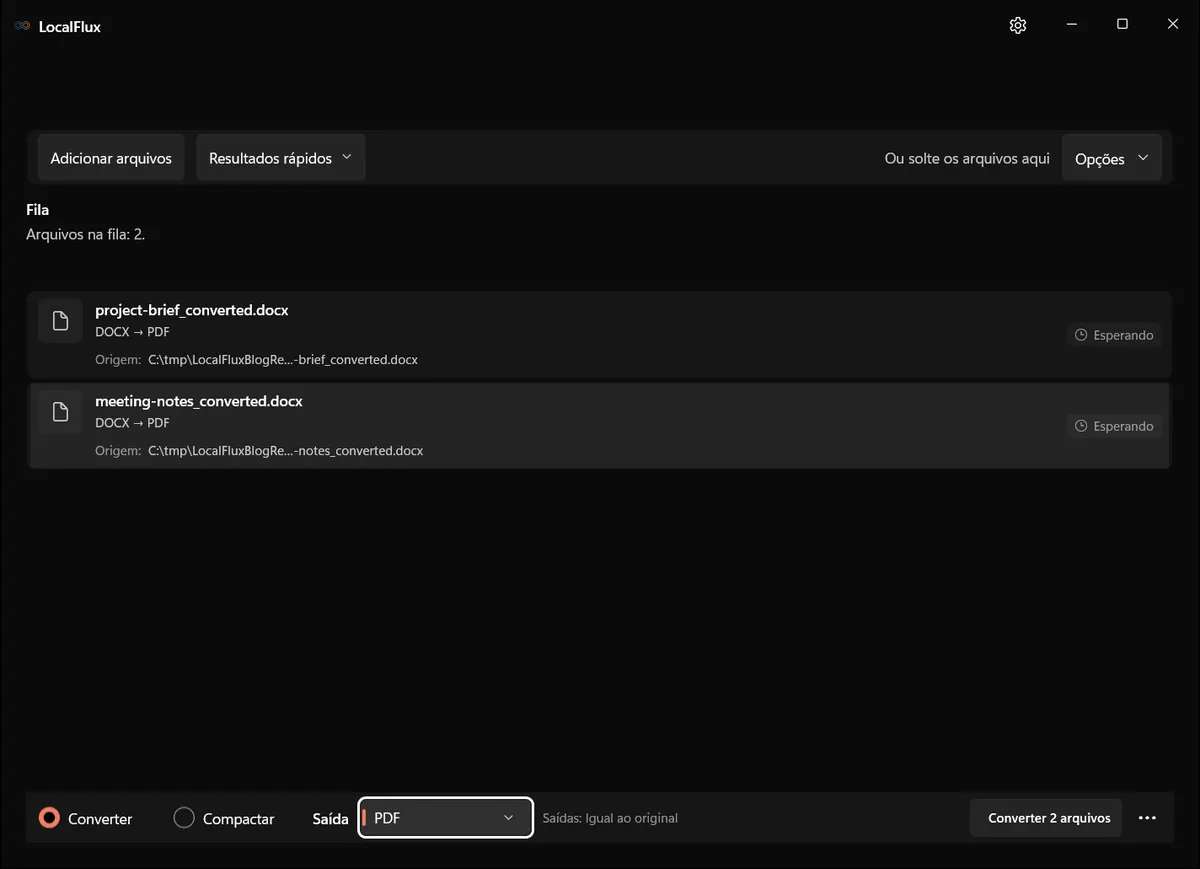 Dois documentos de clientes de demonstração na fila do LocalFlux com PDF selecionado como saída.